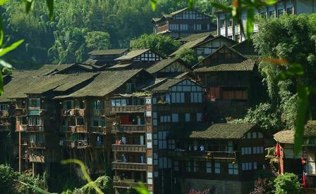 国内 20 个必去景点推荐(自然风光 + 人文古镇分类型)